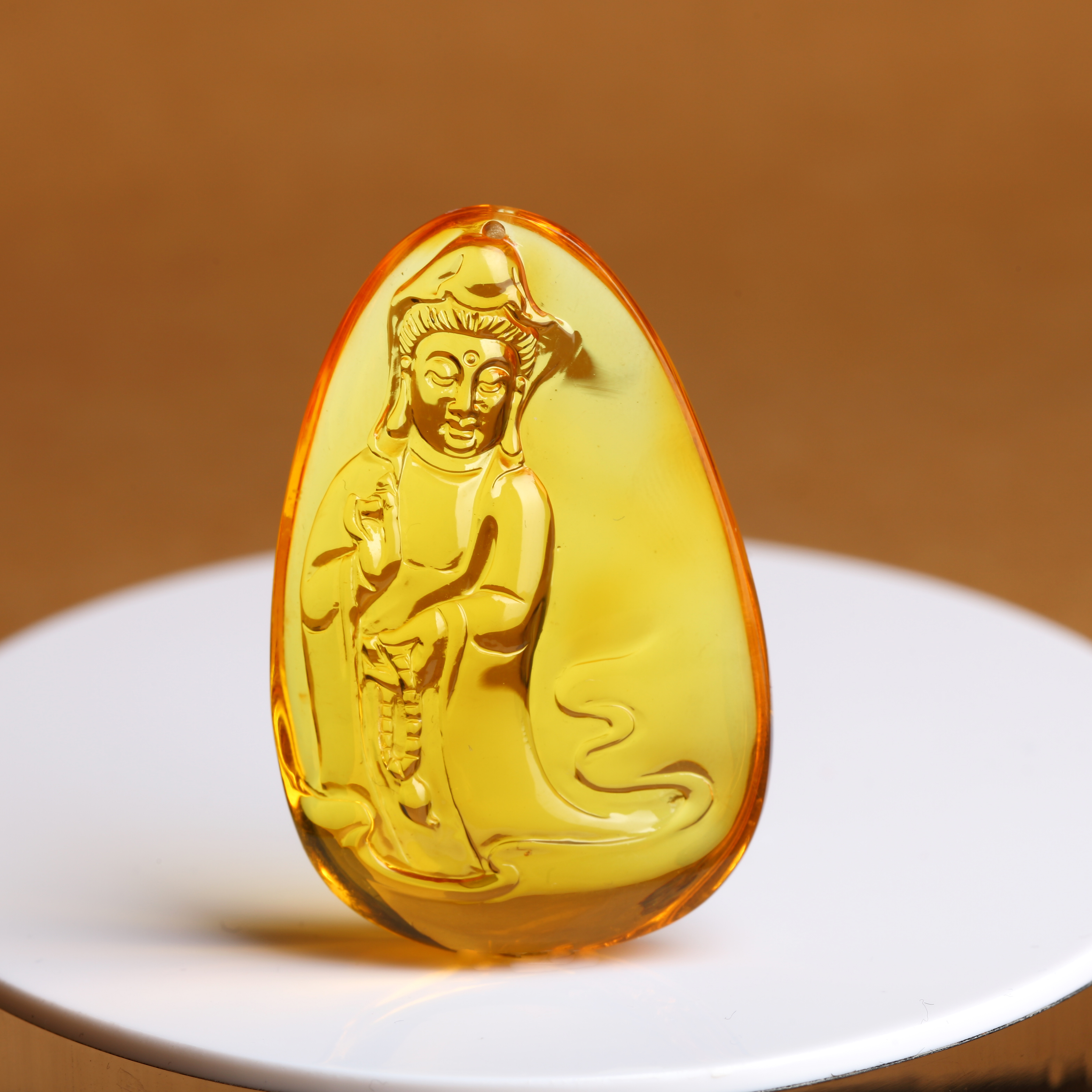 金珀雕刻吊坠