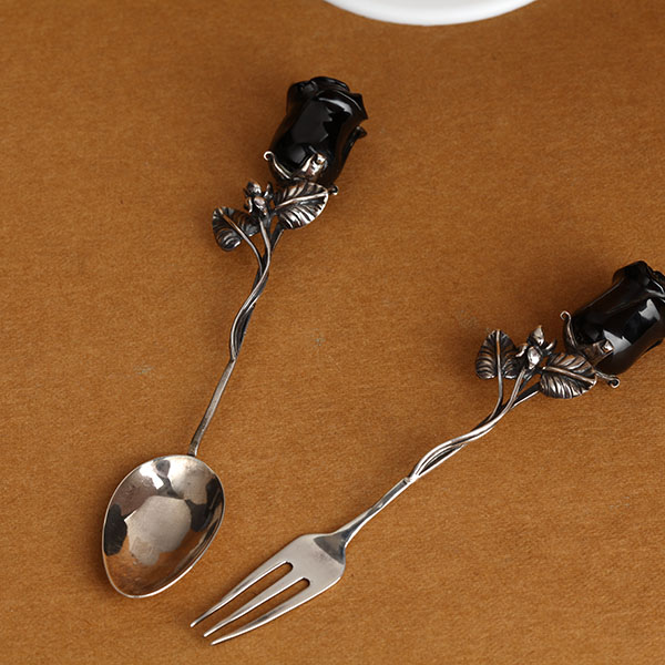 血珀雕刻工艺品