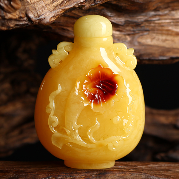 手工雕刻蜜蜡工艺品